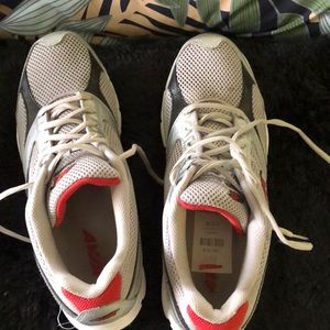 Men’s worn once sneaker